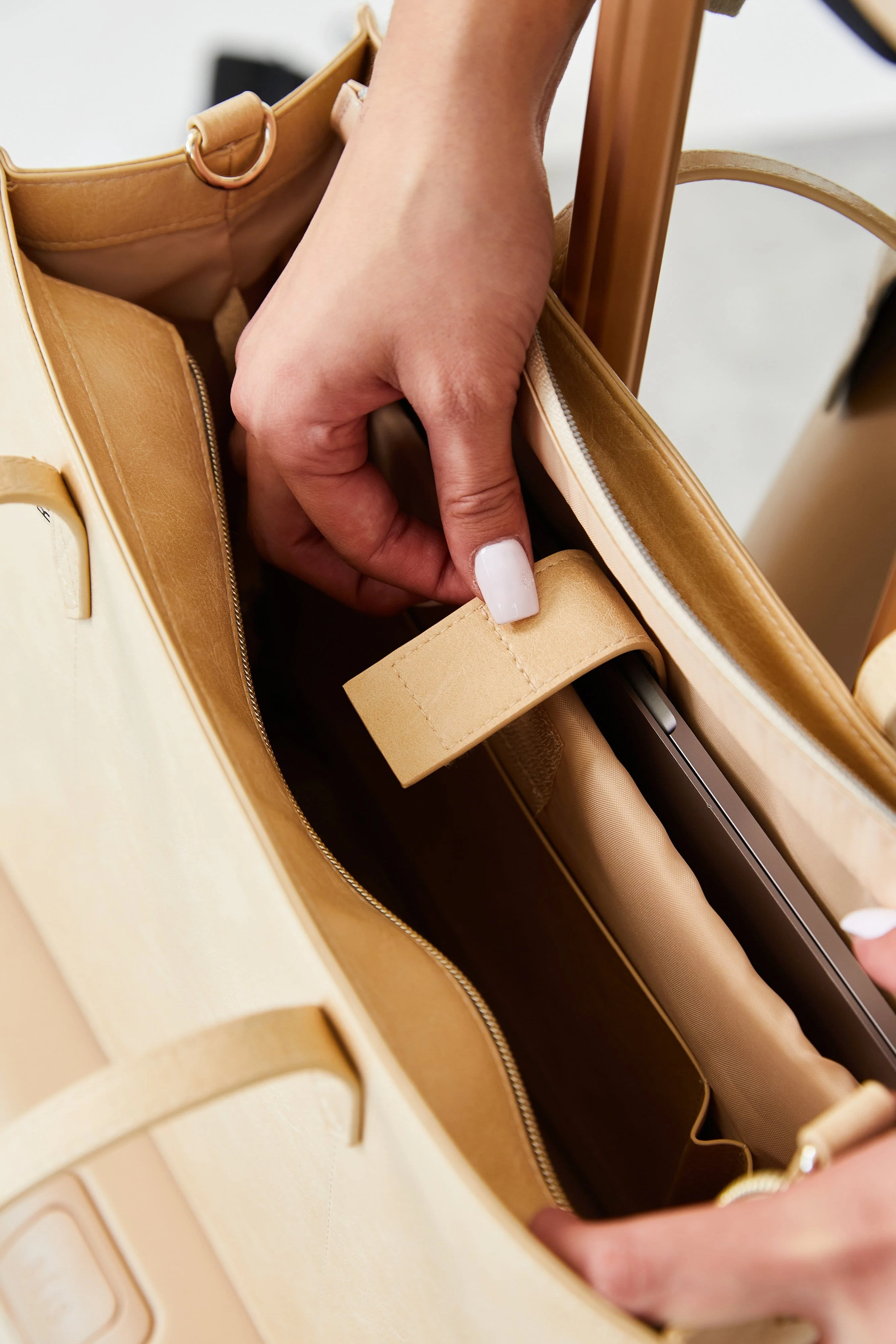 Resale The Work Tote in Beige - Image 7